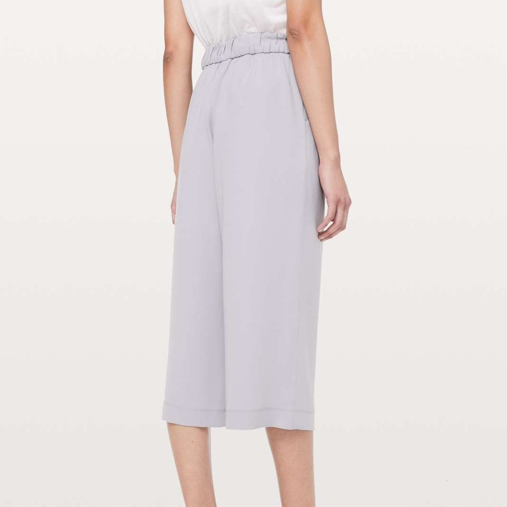 Lululemon Noir Crop Wide Leg SLRS - Picture 2 of 6